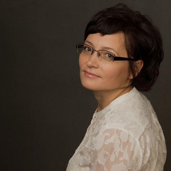 Млодик Ирина Юрьевна, кандидат психологических наук, сертифицированный гештальт-терапевт, экзистенциальный психотерапевт, опытный детский психолог, автор книг